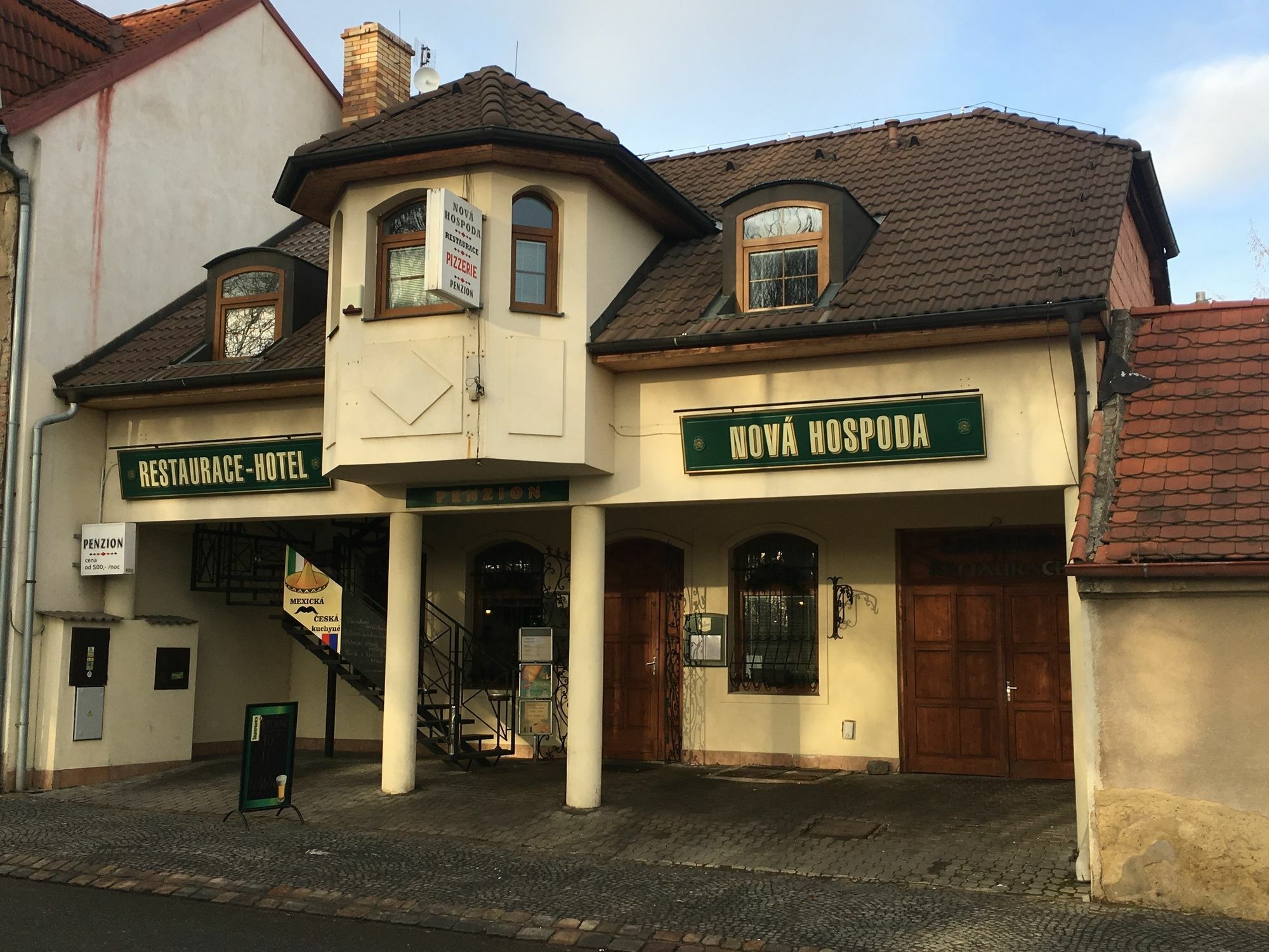 Nova Hospoda - Hotel & Restaurant Prag Eksteriør billede